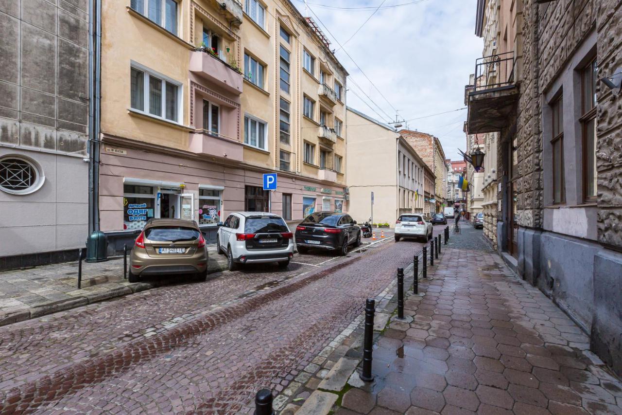 Подобово У Місті Львові На Вулиця Ференца Ліста 3 Біля Палацу Мистецтв Центр Exterior foto
